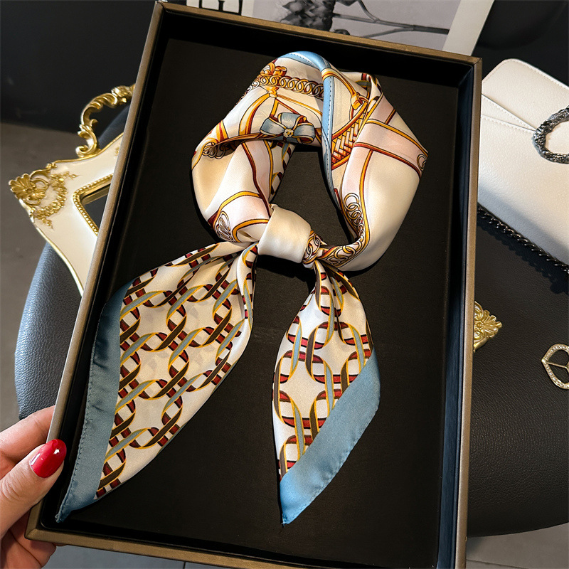 Luxury Lifestyle Women - Luxury Female Square Scarf Chain Print
