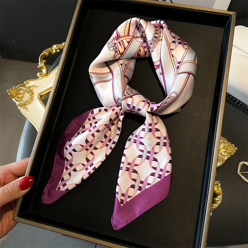Luxury Female Square Scarf Cha - Luxury Lifestyle Women 评论和价格